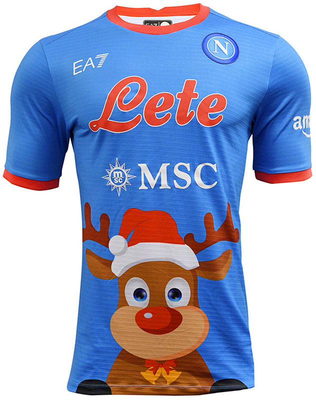 日本人選手も！近年「クリスマスユニフォーム」を着た欧州の5チーム｜写真7