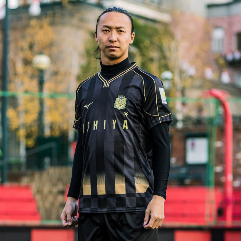 北海道コンサドーレ札幌、2022新ユニフォーム発表！ホームは「赤と黒の誇り」をデザイン｜写真3