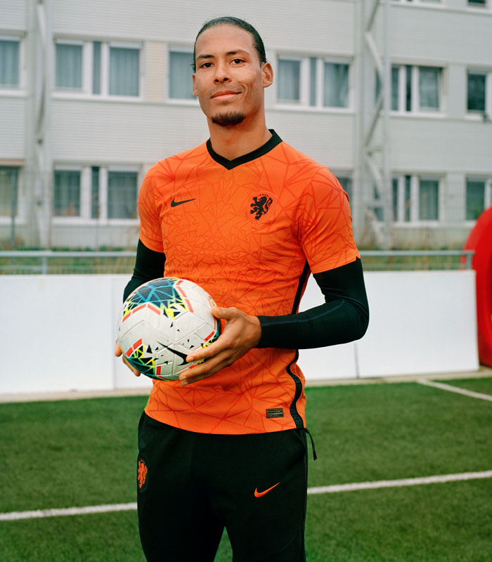 オランダ代表、「ライオン顔」のEURO2020新ユニフォームを発表！｜写真5