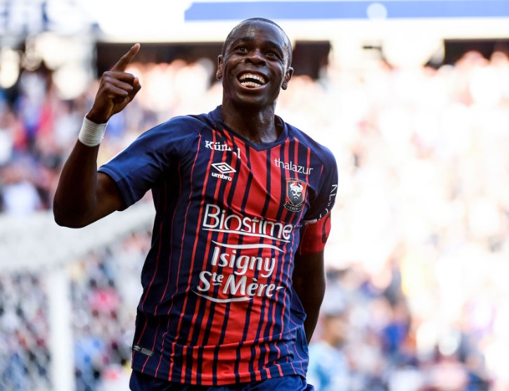 『GQ』が査定！「今季のフランスで最もイケてないユニフォーム10着」｜写真13