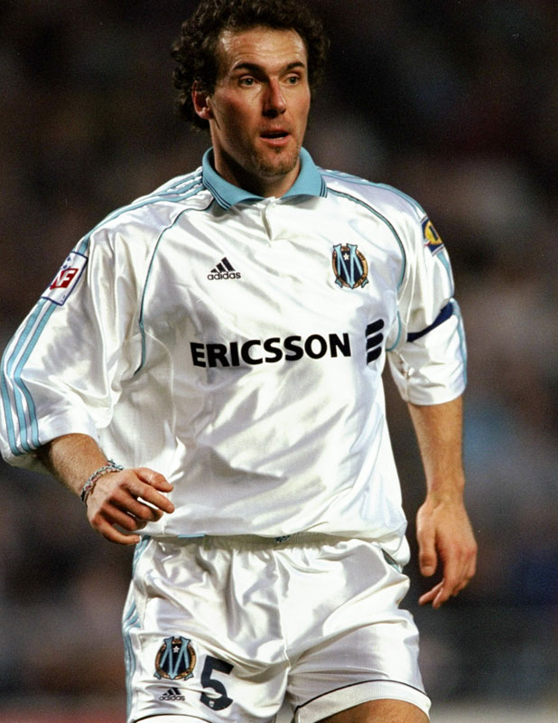 名作ぞろい！最高に欲しい「100周年記念ユニフォーム」8選｜写真2