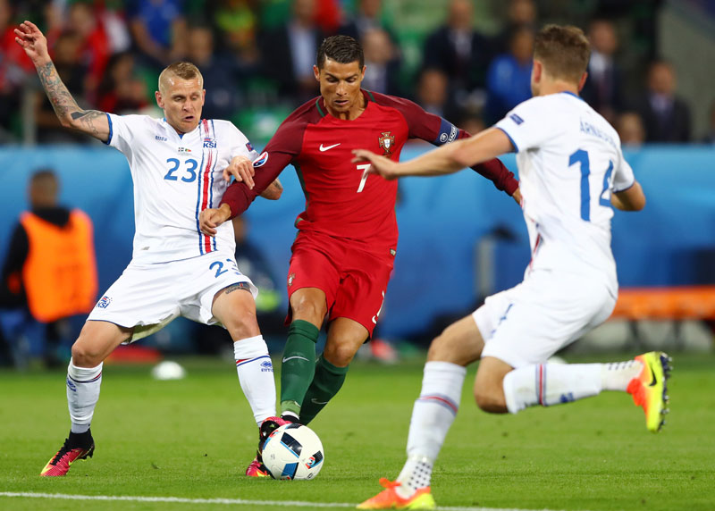 EURO伝説ユニ！2016年アイスランド代表、「初出場で大躍進」のユニフォーム｜写真6