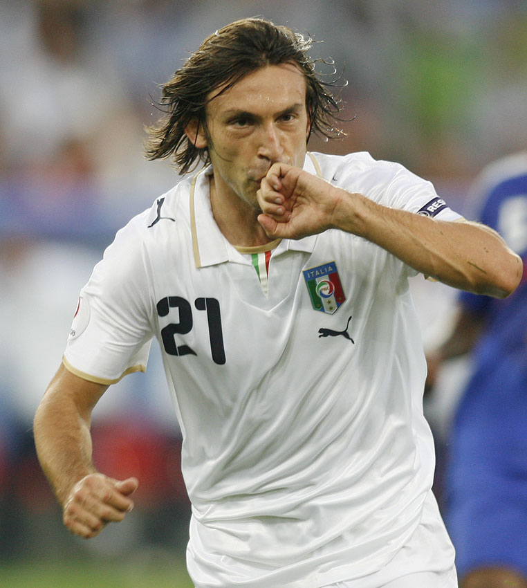 伝説の“袖なし”も！PUMA「2000年代の傑作ユニフォーム」10選｜写真9