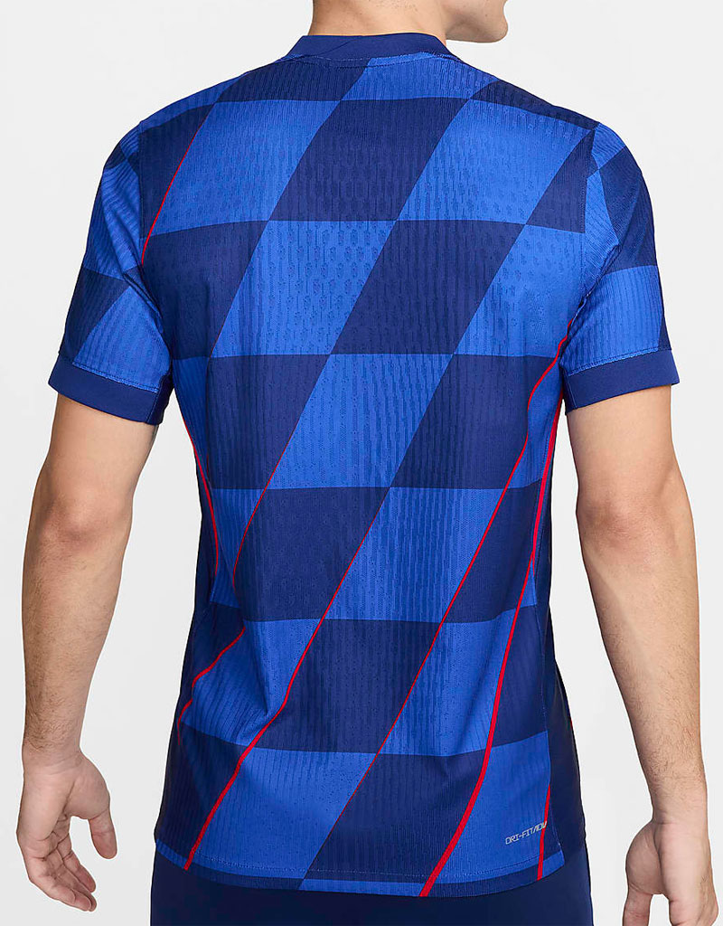 クロアチア代表、EURO2024に向けた新ユニフォームを発表！「でかチェック」と「懐かしチェック」が登場｜写真6