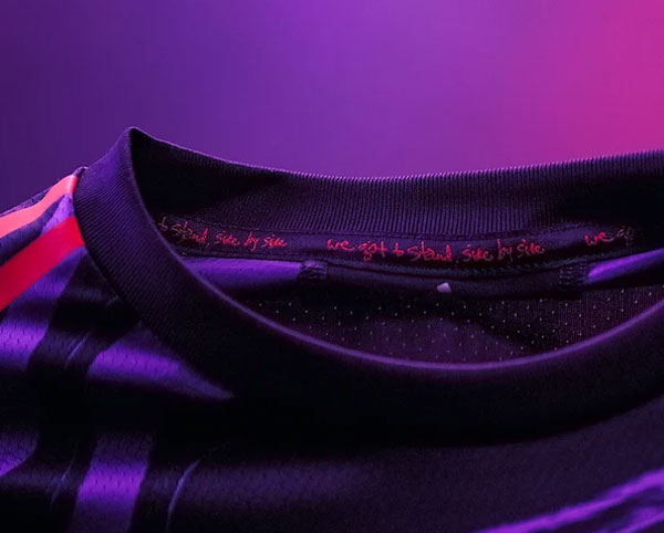 MLSシアトル、「伝説のロックギタリスト」を称える2021新ユニフォームを発表！｜写真5