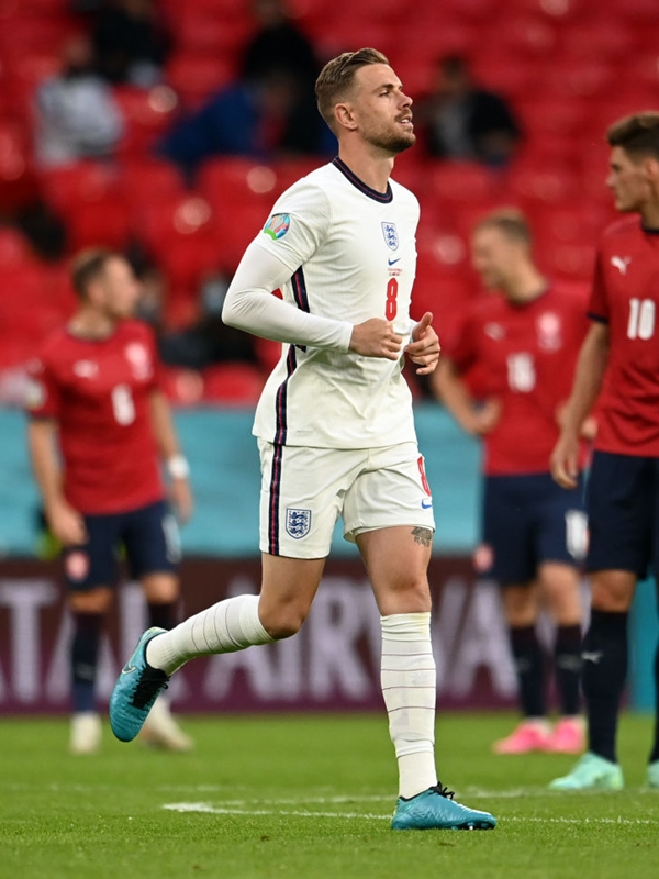 若きタレント軍団！イングランド代表の着用スパイクまとめ（EURO2020）｜写真8