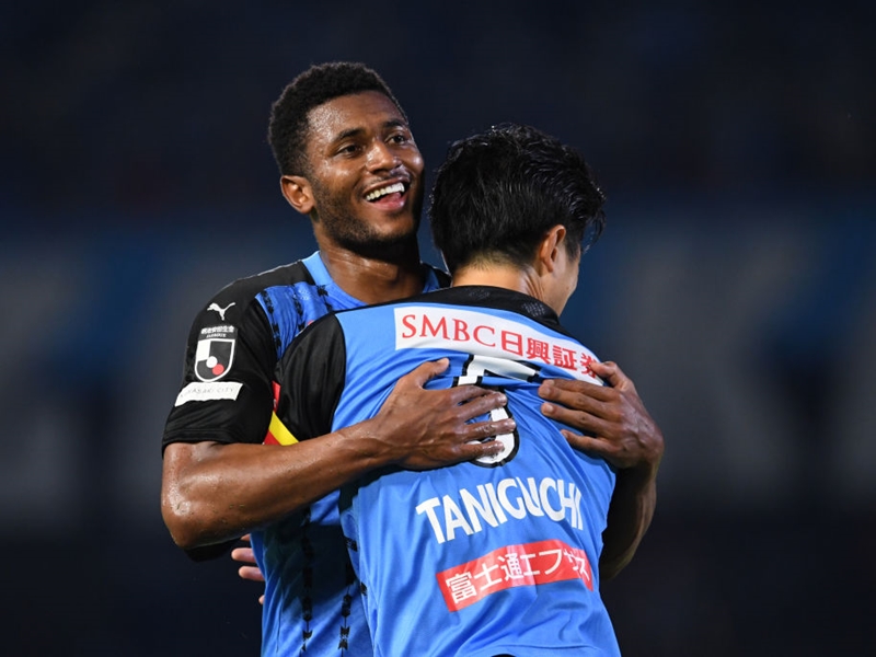 川崎フロンターレの“壁”！ジェジエウに聞く「手ごわかった」3人の選手と中村憲剛への想い｜写真2