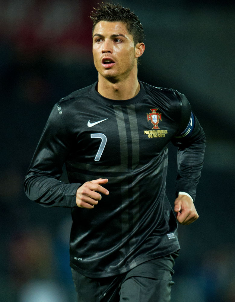 美しくも威圧的な「漆黒のユニフォーム」を着た5つの代表チーム｜写真8