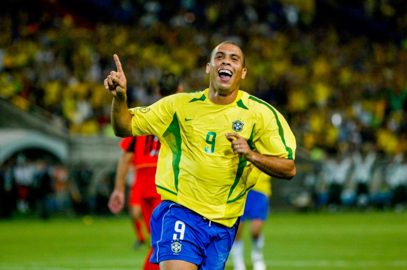 もう20年前！「2002年の最強ベストイレブン」はこうだった｜写真11