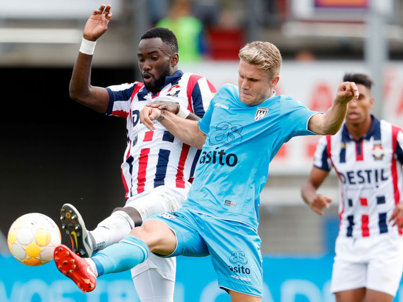 好調ヘラクレスの2018-19ユニフォーム、バイクで有名な「アチェルビス」製だ｜写真8