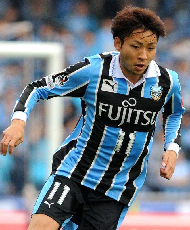 川崎フロンターレの「歴代最高ユニフォーム」8着！リーグを席巻する“青と黒の魔力”｜写真5