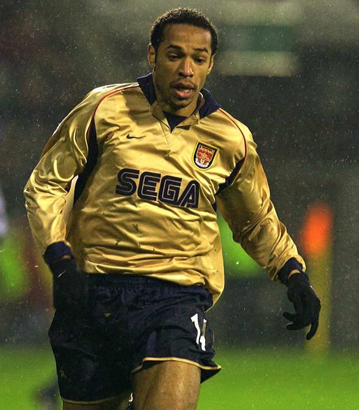 アーセナルが「アンフィールドで勝点を取った」5つのユニフォーム｜写真4