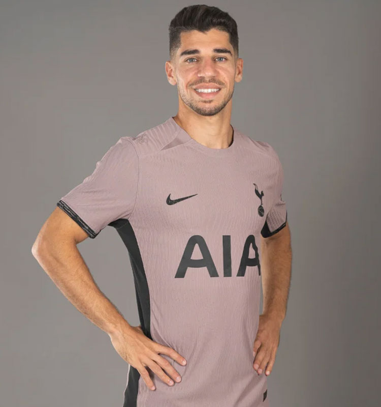 トッテナム、新サードユニはトレンドの「アースカラー」に　微妙な色が賛否両論となる｜写真5