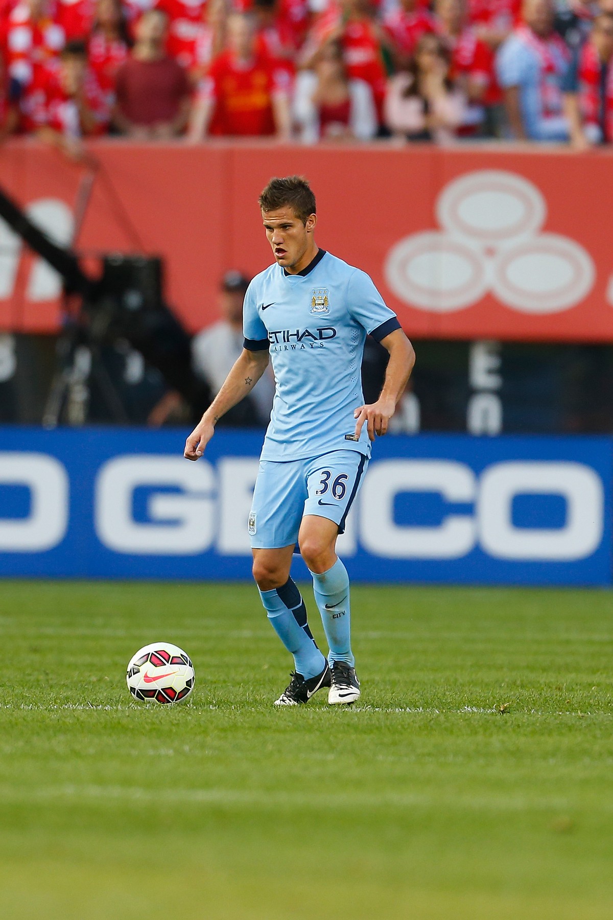 ファン以外は知らない？マンチェスター・シティの「いまアジアや南米で現役を続けるOB選手」5名｜写真5