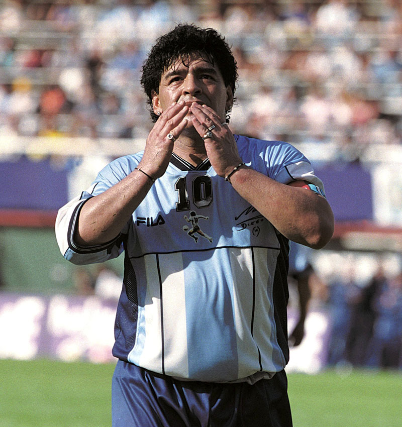 マラドーナ、代表とクラブで忘れられない「12のユニフォーム姿」｜写真12