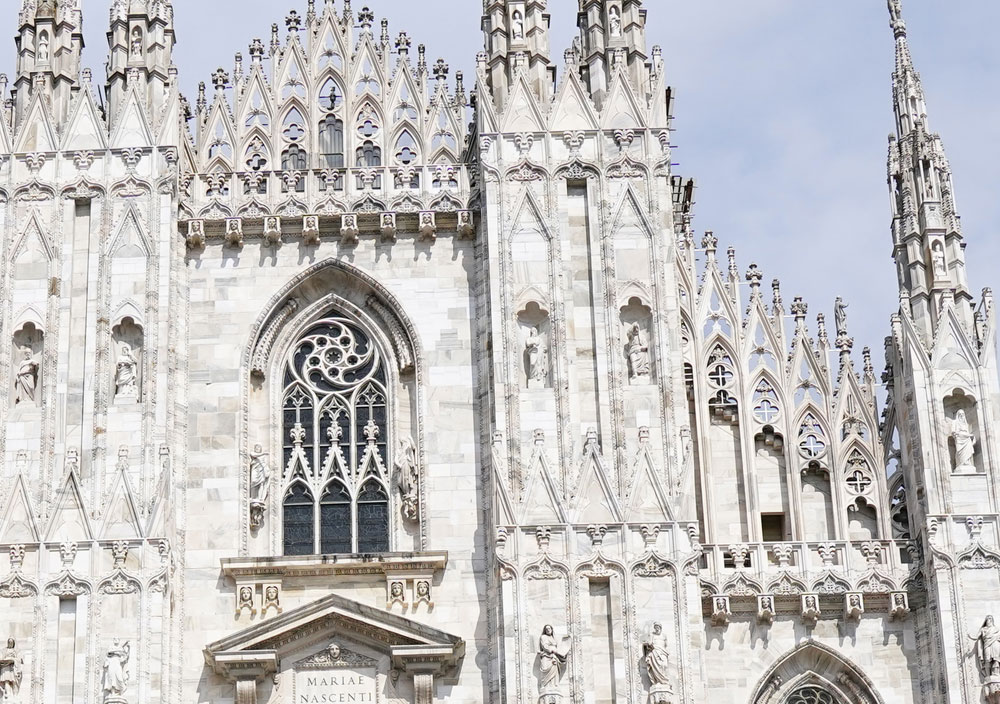 荘厳で美しい！ミランがLAファッションブランド『PLEASURES』とコラボの新ユニフォームを発表｜写真8