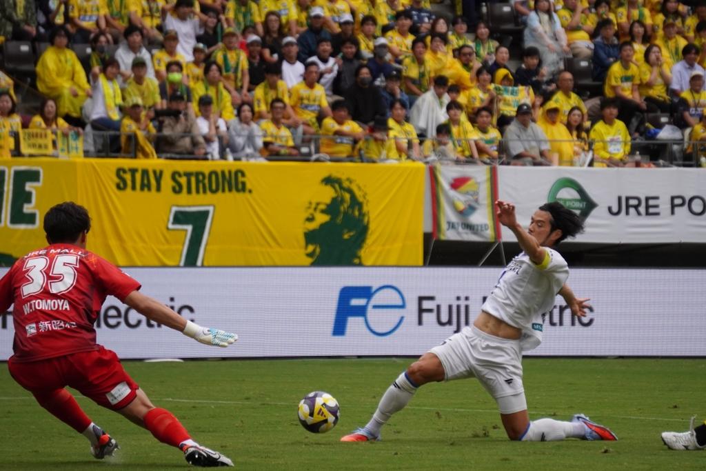 「何でこんなことになっているんだ」と頭を抱えた長期離脱…GK若原智哉がJ2ジェフユナイテッド千葉を勇気づけられる守護神へ｜写真3