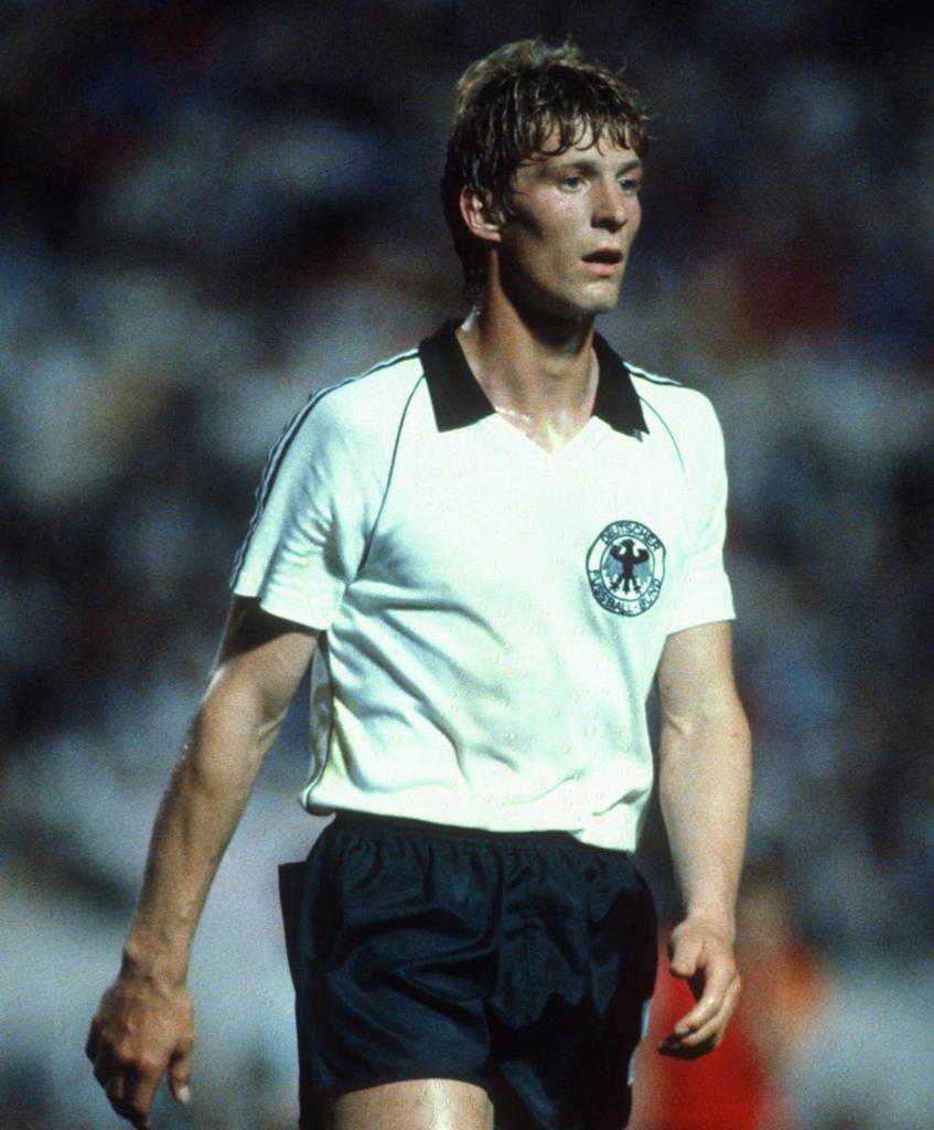 adidasと「20年以上契約を継続している」5つの代表チーム｜写真9