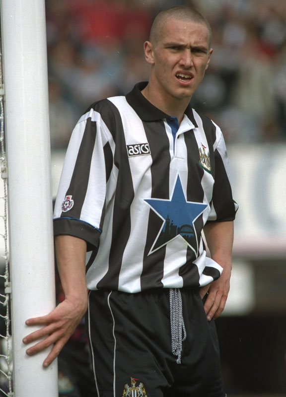 ニューカッスル、中堅時代の「最高にかっこいい白黒ユニフォーム」10選｜写真12