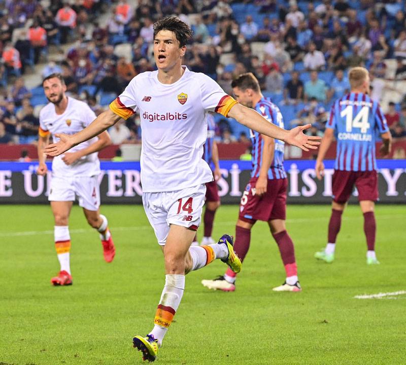 ローマ、21-22新アウェイユニフォーム発表！デザインは「70年代ユニ」｜写真7