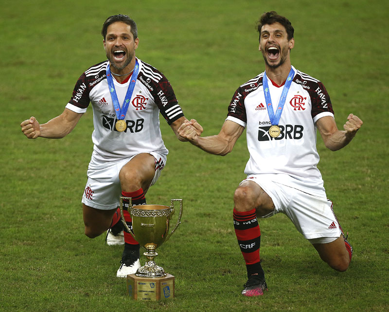 フラメンゴ、日本の「折り紙」を描く2021新アウェイユニフォーム発表！｜写真5