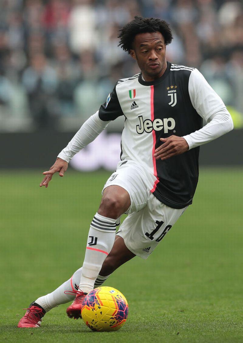 ウイイレ2020「ドリブル最強の右ミッドフィルダー」TOP10｜写真8