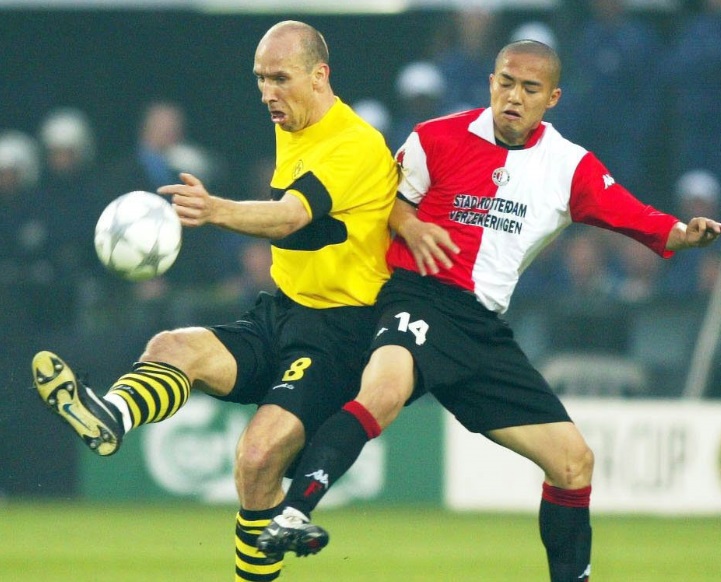 「背番号8」なのにゴリゴリのストライカーだった8人｜写真6