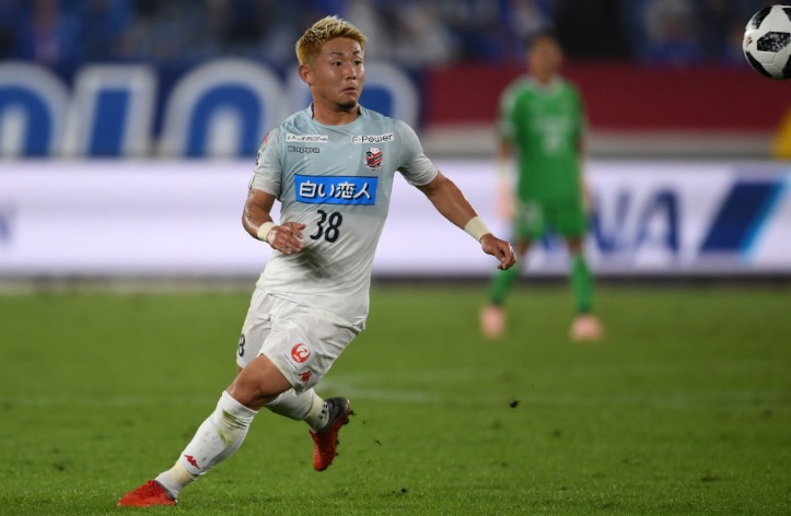 長友を超えろ！日本代表を狙える「左利きの左サイドバック」たち｜写真2