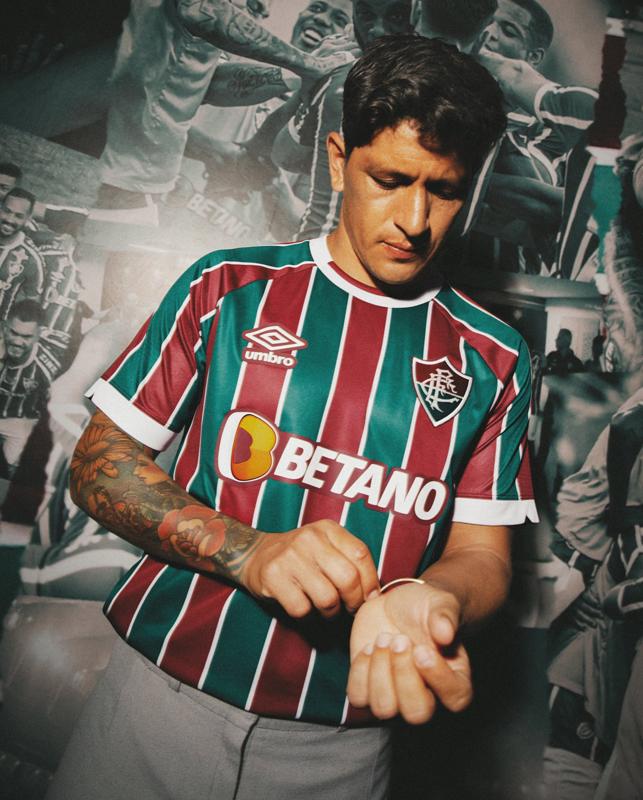 名門フルミネンセ、23-24新ユニフォーム発表！レトロなトリコロールは“1952”へのオマージュ｜写真4