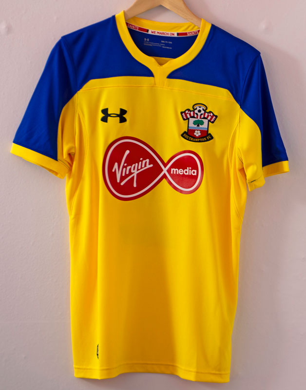 吉田のサウサンプトン、2018-19新ユニフォームを発表！ストライプが復活だ｜写真5