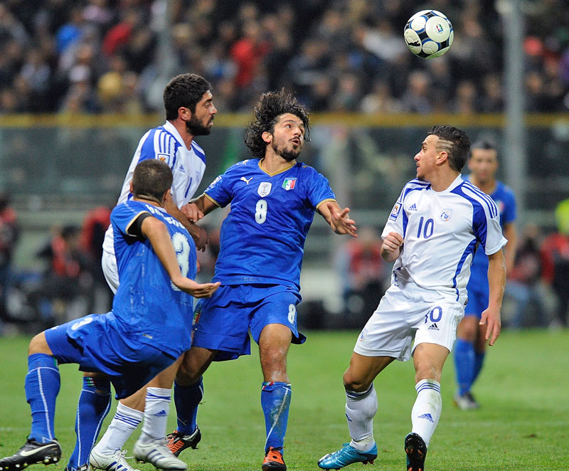 キプロス代表、イタリア相手に大接戦！いま推したい「懐かしユニフォーム」｜写真3