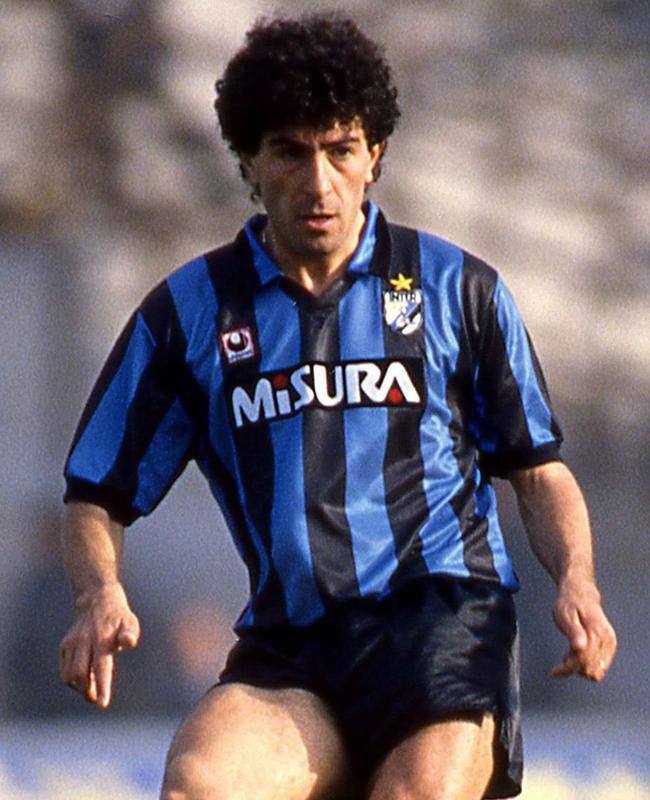 名門インテル、美しき名作「黒青ストライプ・ユニフォーム」8選｜写真2