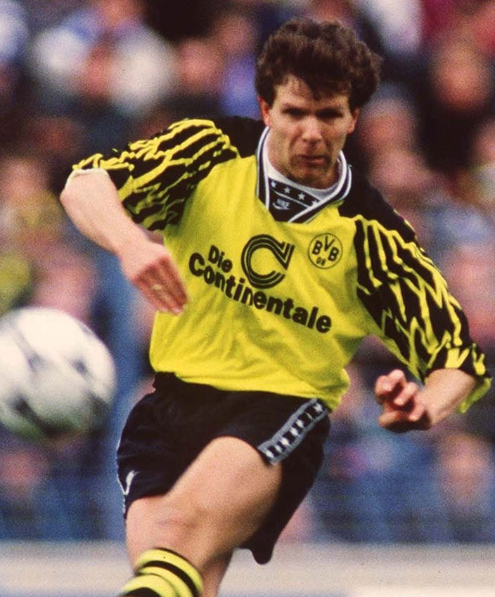 思わず絶句！ブンデスリーガ、90年代「ちょっと酷かったユニフォーム」10選｜写真9