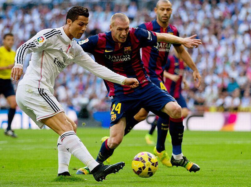 覚えてる？スアレスが「バルセロナでデビューしたときのスタメン」11名｜写真2