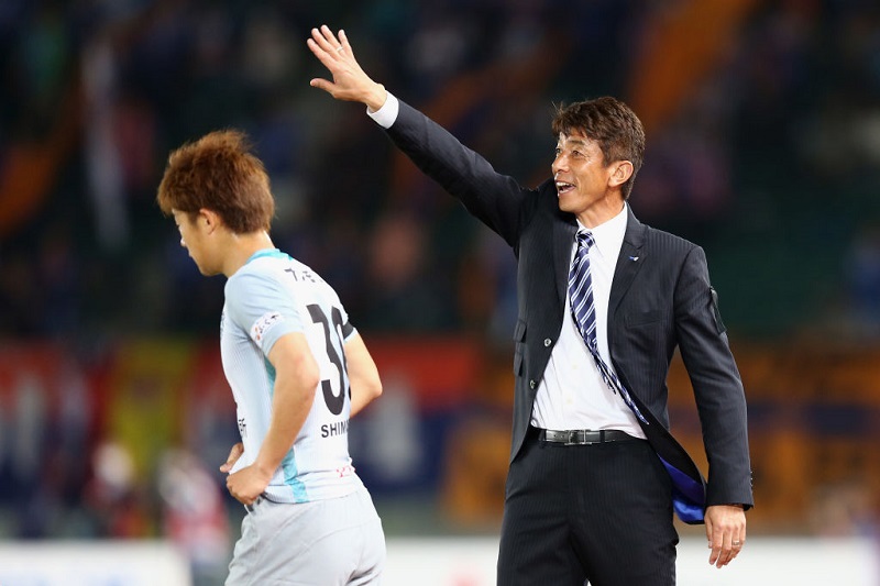 スーツ姿が似合う！J1＆J2のイケメン監督たち｜写真11