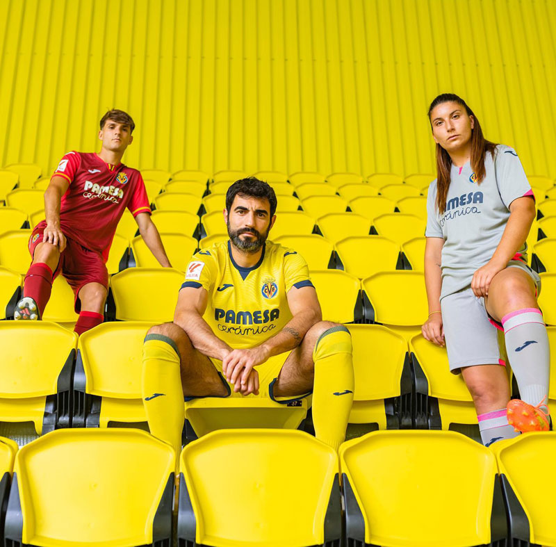 ビジャレアル、ホームからサードまで23-24新ユニを発表！“青多め”に懐かしさ漂う｜写真6