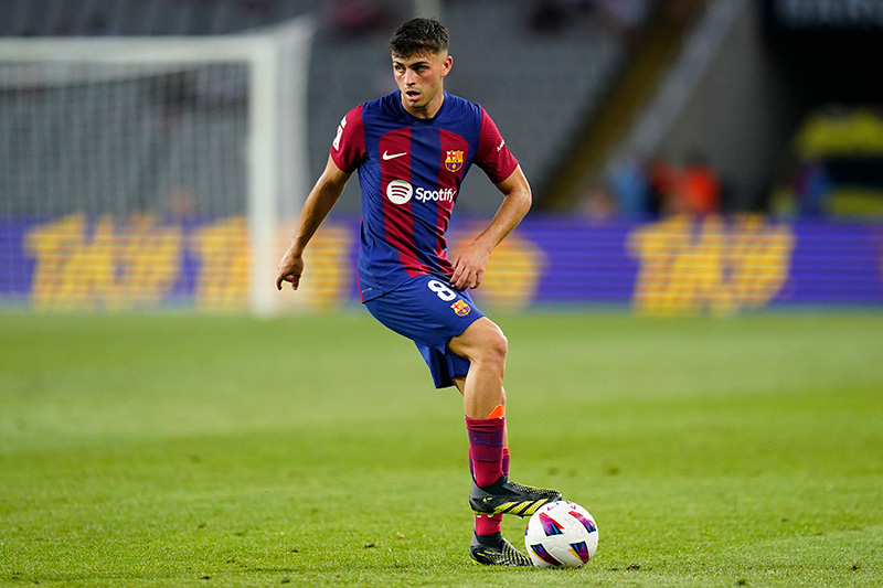 三笘薫vs中村敬斗！ソックスを「上げる」「下げる」天才たち｜写真5