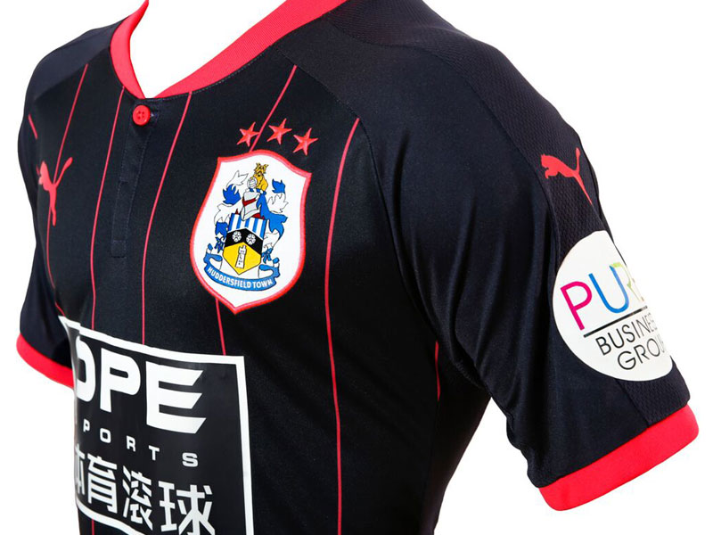 ハダーズフィールド・タウン、45年ぶりの1部を戦う2017-18ユニフォーム！｜写真7