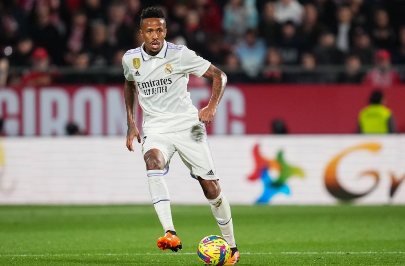 アジア人が世界5位！世界最強のセンターバック10人｜写真2