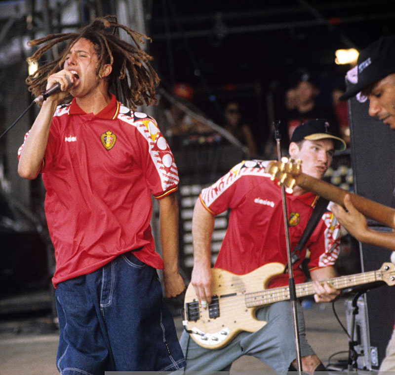 まだまだいる！これが人気ミュージシャンの「サッカーユニフォーム姿」｜写真5