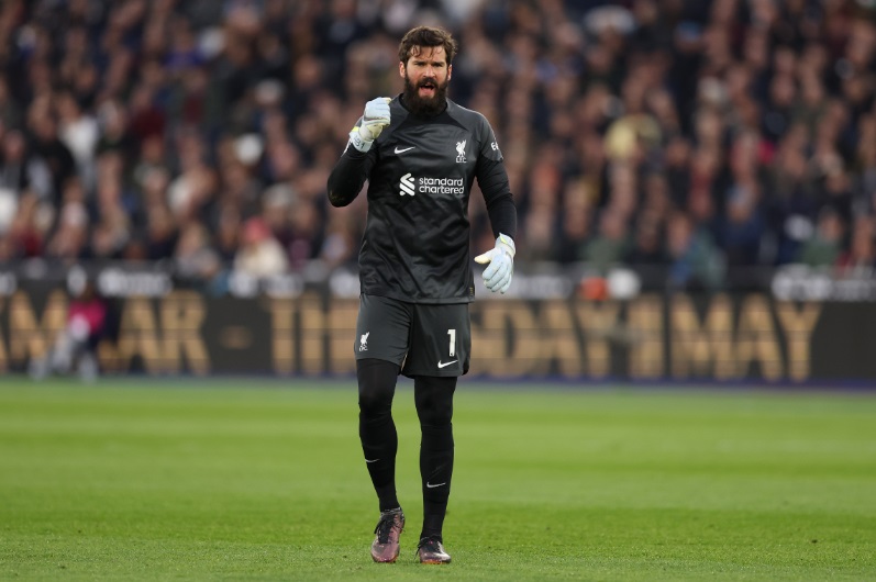 いま世界で最も凄い最強守護神ランキング、TOP10！｜写真10