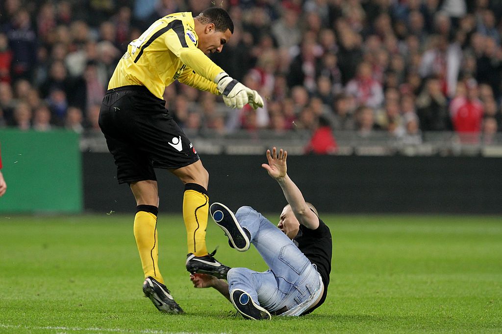 ありえない！世にも奇妙な退場になった珍事件ワースト7｜写真2