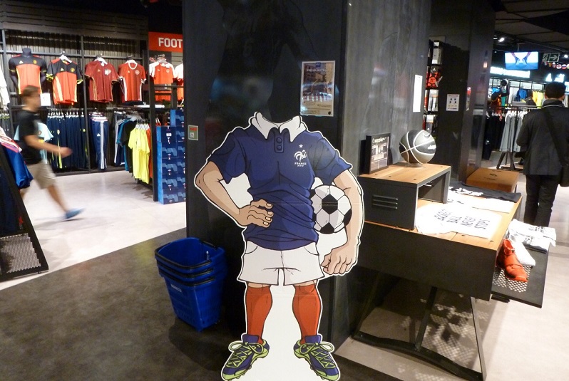 オシャレなパリのスポーツショップは女性専用フロアがある｜写真4