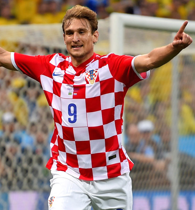 熱狂ワールドカップ！過去10大会の「開幕戦とユニフォーム」はこうだった｜写真26