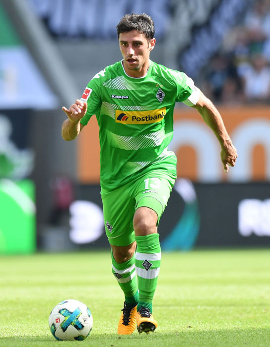 ボルシアMG、黄金の70年代を想起させる2017-18ユニフォーム！｜写真6