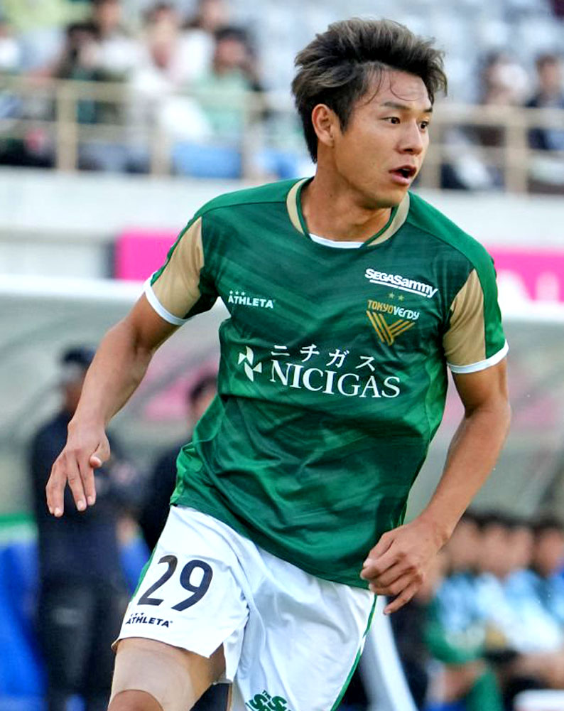 忖度なしで選ぶ！2023年「ピッチ上で最高にかっこよかった」Jリーグ・ユニTOP10｜写真8