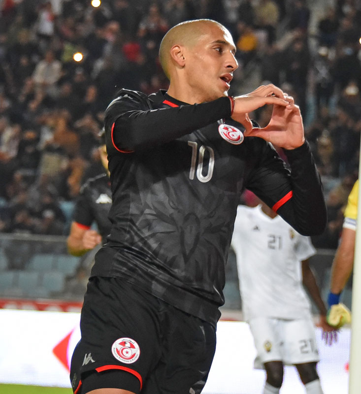 W杯日本戦ユニも！チュニジア代表、「変幻自在なユニフォーム」7選｜写真6