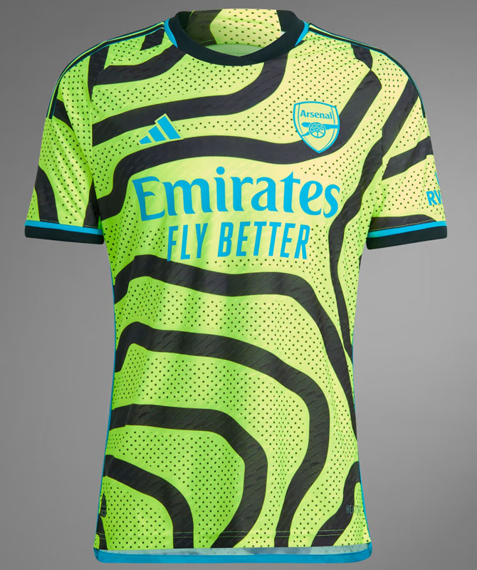 2023年「超衝撃デザインのユニフォームを着た」5つの海外チーム｜写真7