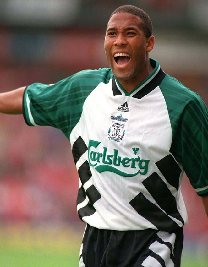 南野のリヴァプール、デカロゴも懐かしい「90年代前半」ユニフォームまとめ｜写真7