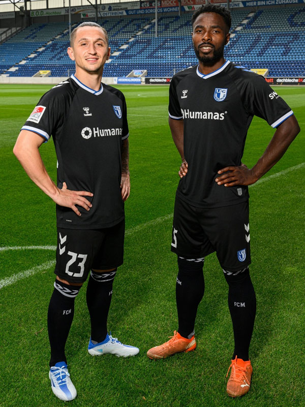 伊藤達哉が所属のマクデブルク！23-24ユニは「ミラン戦勝利50周年」を祝う白青デザイン｜写真7